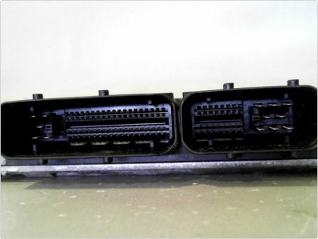CALCULATEUR MOTEUR VOLKSWAGEN GOLF V 2003-2009