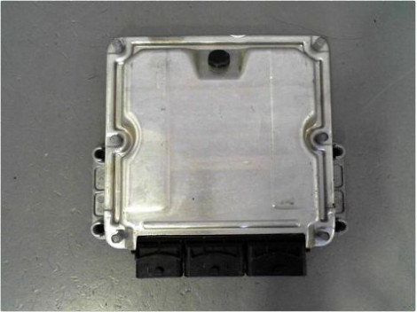 CALCULATEUR MOTEUR RENAULT TRAFIC COMBI L1H1 1000KG 2001-