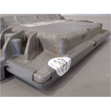 CALCULATEUR MOTEUR DACIA SANDERO 08-12