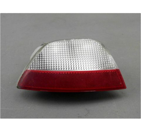 FEU DE PARE-CHOC ARRIERE DROIT FORD FOCUS 98-04