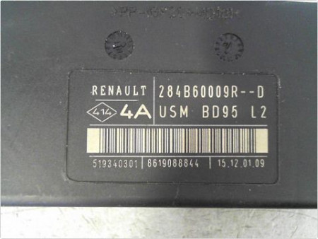 BOITE A FUSIBLES RENAULT MEGANE III COUPE 08-12