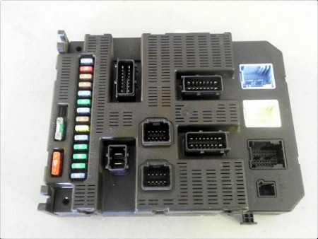 BOITIER GESTION HABITACLE PEUGEOT 207 5P