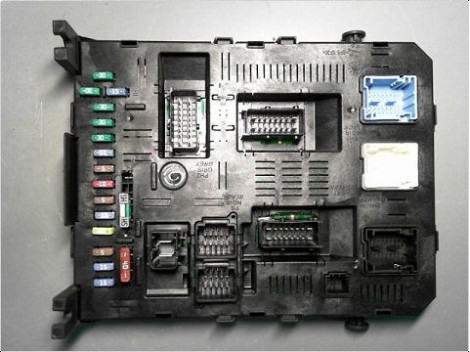 BOITIER GESTION HABITACLE CITROEN C4 PICASSO 07-13