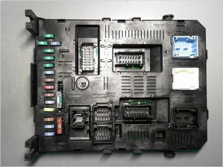 BOITIER GESTION HABITACLE CITROEN C4 PICASSO 07-13