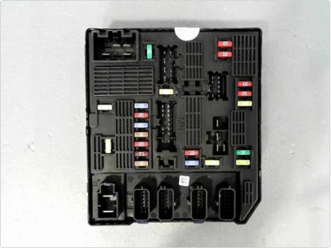BOITE A FUSIBLES RENAULT GRAND SCENIC III 09-11