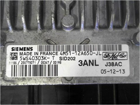 CALCULATEUR MOTEUR FORD FOCUS 04-07