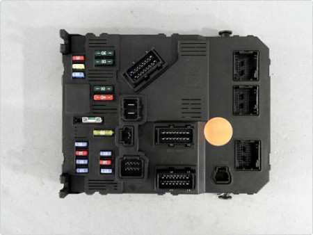 BOITIER GESTION HABITACLE PEUGEOT 1007 05-10