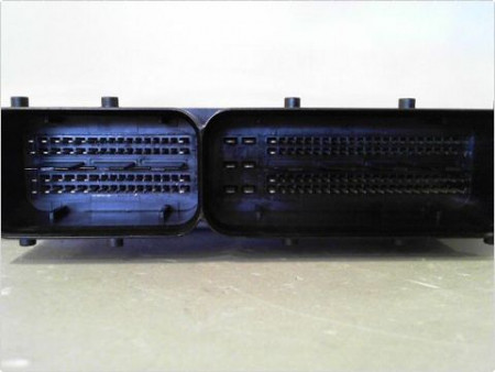 CALCULATEUR MOTEUR VOLKSWAGEN TOURAN 03-06