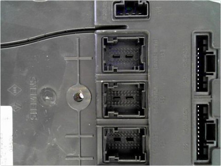 BOITIER GESTION HABITACLE RENAULT GRAND SCENIC II 2004-06