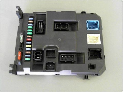 BOITIER GESTION HABITACLE PEUGEOT 207 06-13