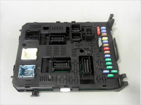 BOITIER GESTION HABITACLE PEUGEOT 308 II 13-17