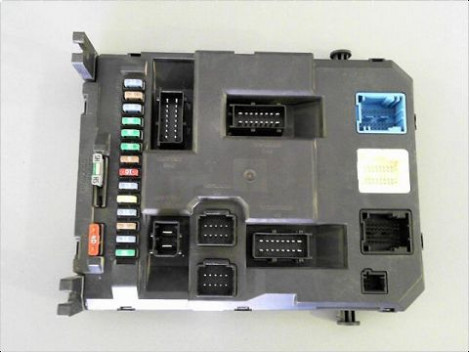BOITIER GESTION HABITACLE PEUGEOT 207 06-13
