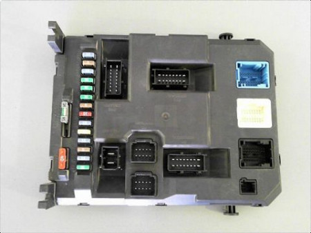 BOITIER GESTION HABITACLE PEUGEOT 207 06-13