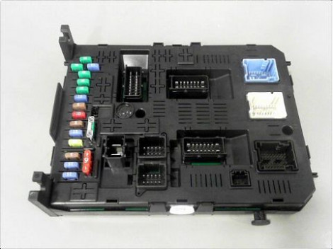 BOITIER GESTION HABITACLE PEUGEOT 308 2007-2011