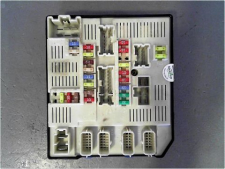 BOITE A FUSIBLES RENAULT MEGANE III ESTATE 09-12