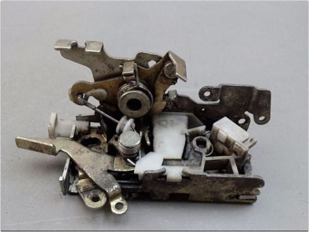 SYSTEME CONDAMNATION AVANT DROIT MERCEDES VITO FOURGON 96-03