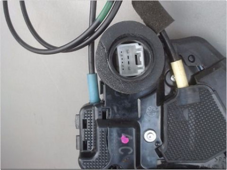 SYSTEME CONDAMNATION ARRIERE DROIT TOYOTA PRIUS + 2012-