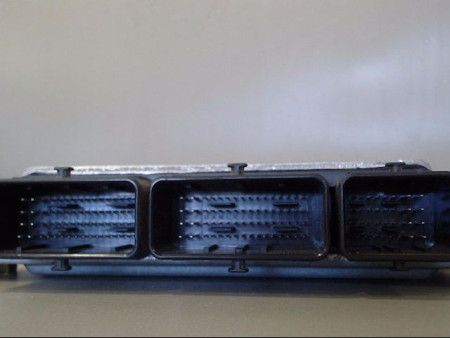 CALCULATEUR MOTEUR DACIA DUSTER 10-13