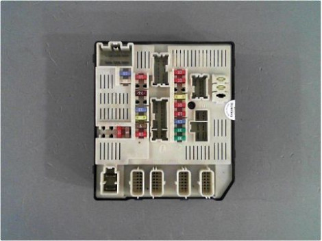 BOITE A FUSIBLES RENAULT LAGUNA III 07-10