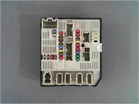 BOITE A FUSIBLES RENAULT LAGUNA III 07-10