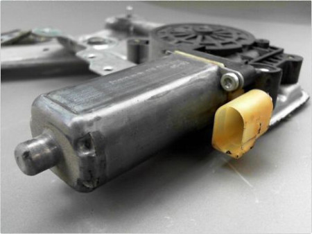 MECANISME LEVE-GLACE AVANT DROIT TOYOTA YARIS 2003-2005