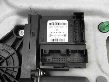 MECANISME LEVE-GLACE AVANT DROIT VOLKSWAGEN TOURAN PH2 06-10