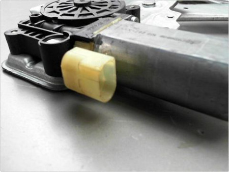 MECANISME LEVE-GLACE AVANT GAUCHE TOYOTA YARIS -2003