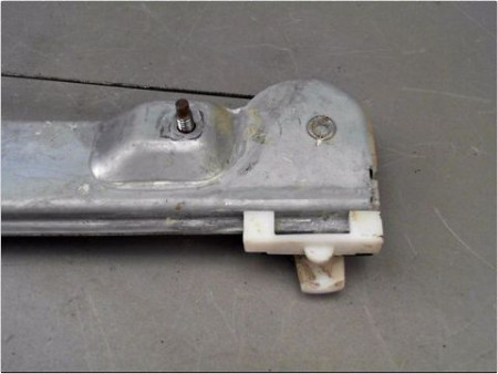 MECANISME LEVE-GLACE AVANT DROIT NISSAN ATLEON 04-