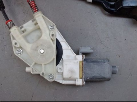 MECANISME LEVE-GLACE AVANT DROIT NISSAN MICRA III C+C 07-09