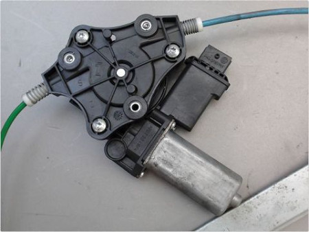 MECANISME LEVE-GLACE AVANT GAUCHE OPEL CORSA (D) 06-10