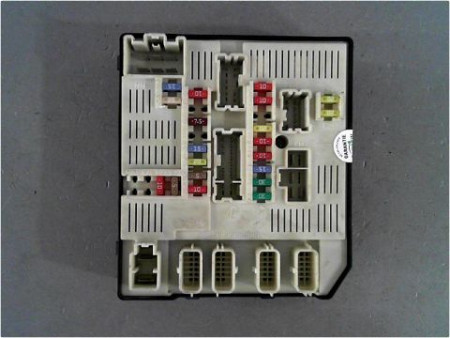 BOITE A FUSIBLES RENAULT LAGUNA III 07-10