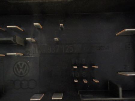 BOITE A FUSIBLES VOLKSWAGEN EOS C-C