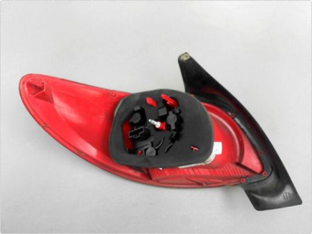 FEU ARRIERE DROIT PEUGEOT 206+ 09-13