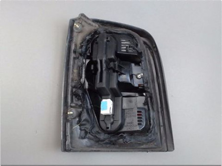 FEU ARRIERE DROIT NISSAN MICRA 92-96