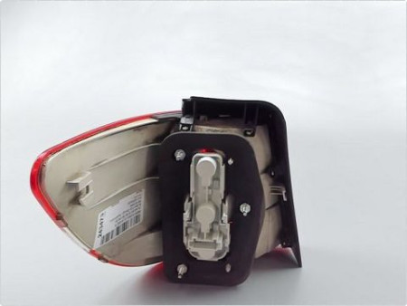 FEU ARRIERE DROIT MERCEDES CLASSE B 05-08