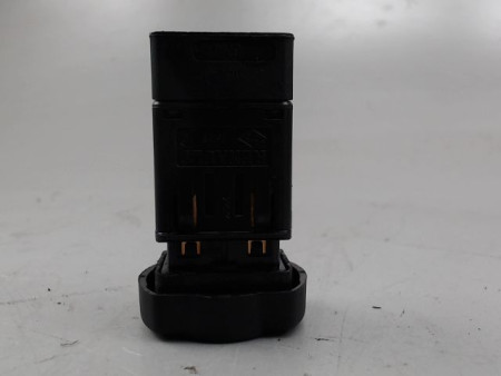 BOUTON DE WARNING DACIA SANDERO