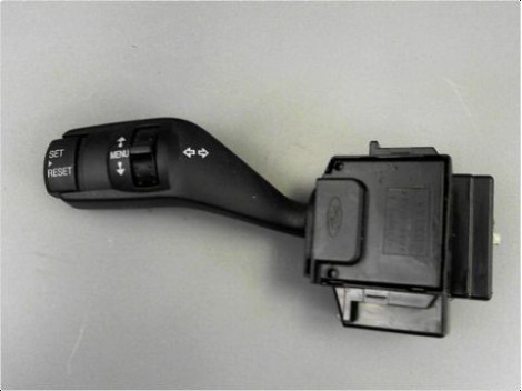 COMMANDE CLIGNOTANT FORD KUGA 2008-2012