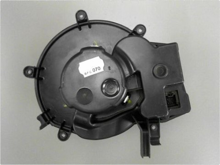MOTEUR VENTILATEUR CHAUFFAGE MERCEDES CLASSE CLC 08-12