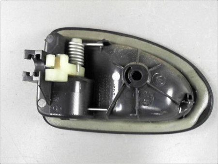 POIGNEE INTERIEURE PORTE AVANT DROIT RENAULT CLIO II PH.2 01-06