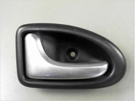 POIGNEE INTERIEURE PORTE AVANT GAUCHE RENAULT CLIO II PH.2 01-06
