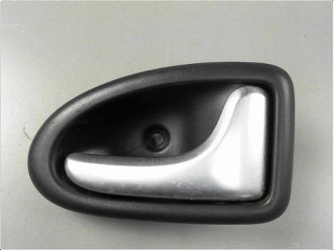 POIGNEE INTERIEURE PORTE AVANT DROIT RENAULT CLIO II PH.2 01-06