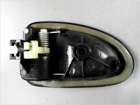 POIGNEE INTERIEURE PORTE AVANT DROIT RENAULT CLIO II PH.2 01-06