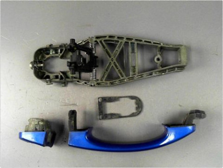 POIGNEE EXTERIEURE PORTE ARRIERE GAUCHE VOLKSWAGEN TOURAN 03-06