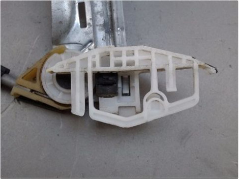 SYSTEME CONDAMNATION ARRIERE DROIT CITROEN SAXO 99-04
