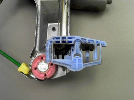 MECANISME LEVE-GLACE AVANT GAUCHE OPEL CORSA (D) 06-10