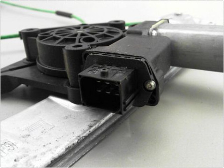 MECANISME LEVE-GLACE AVANT GAUCHE OPEL CORSA (D) 06-10