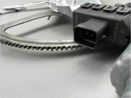 MECANISME LEVE-GLACE AVANT GAUCHE OPEL ZAFIRA 05-07