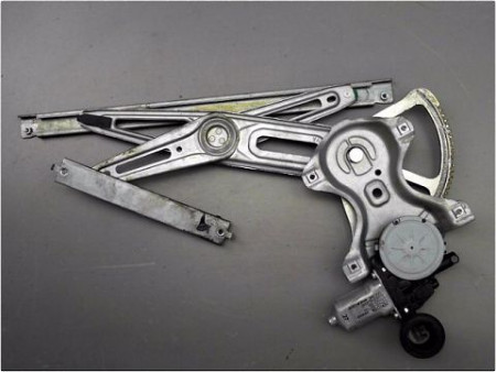 MECANISME LEVE-GLACE AVANT DROIT TOYOTA YARIS II 05-09