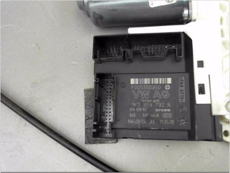 MECANISME LEVE-GLACE AVANT DROIT VOLKSWAGEN PASSAT SW 05-10