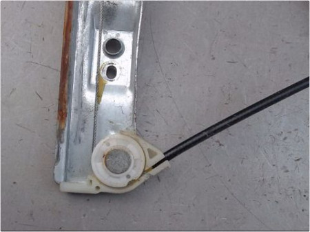 MECANISME LEVE-GLACE AVANT DROIT FORD FIESTA 05-08